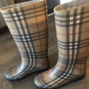 Burberry rubber rain boots
